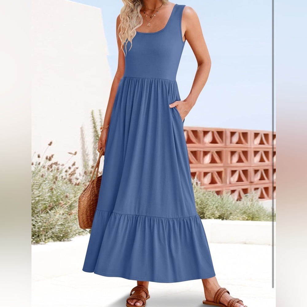 Sleeveless Blue Maxi Dress with Pockets